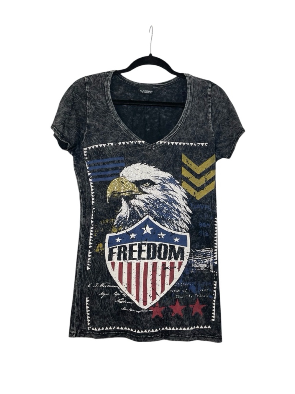 Daytrip Buckle Y2K Acid Wash Bling Freedom Eagle Graphic V-Neck Tee Size Medium - Picture 2 of 15